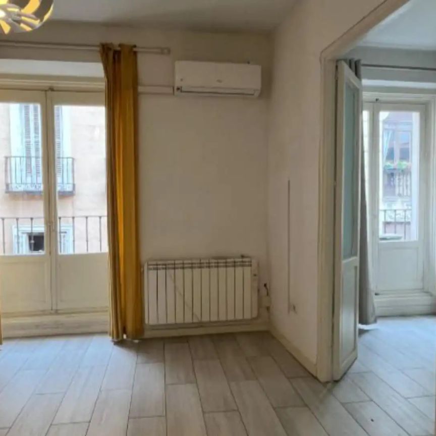 Piso de alquiler en Calle de Felipe III, 7, Sol - Photo 1