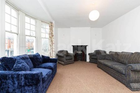 2 bedroom located only a short walk to Crouch End Broadway - Photo 4