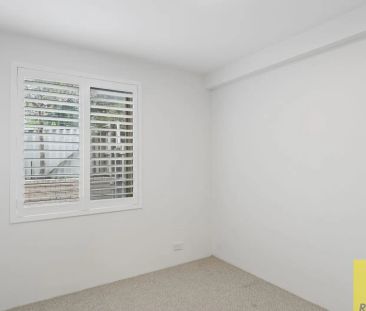 Comfort and Convenience in the heart of Cottesloe - Photo 6