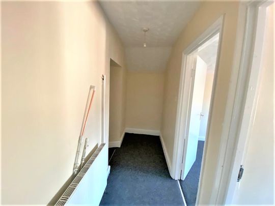 1/2 Bedroom Flat To Let - Hp12 - Photo 1