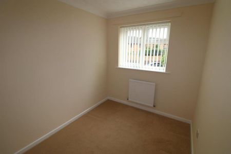 3 bedroom semi-detached house to rent - Photo 3