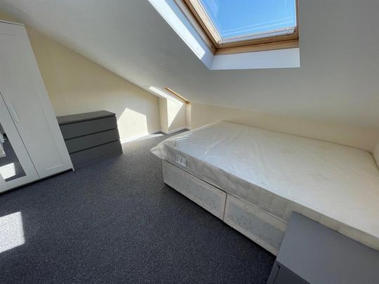 1 bedroom in a house share to rent - Photo 1