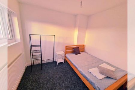 4 bedroom house to rent - Photo 3