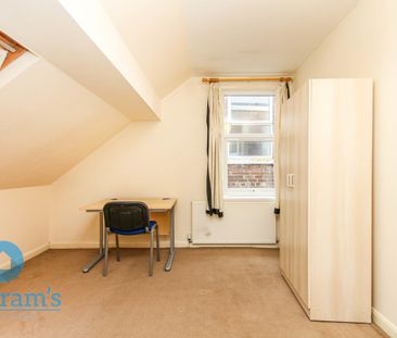 6 bed Semi-Detached House for Rent - Photo 6