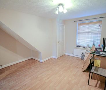 2 bedroom semi-detached house to rent - Photo 4