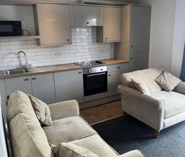 Ensuite // High Street // Bed Apartment // July, LN5 - Photo 6