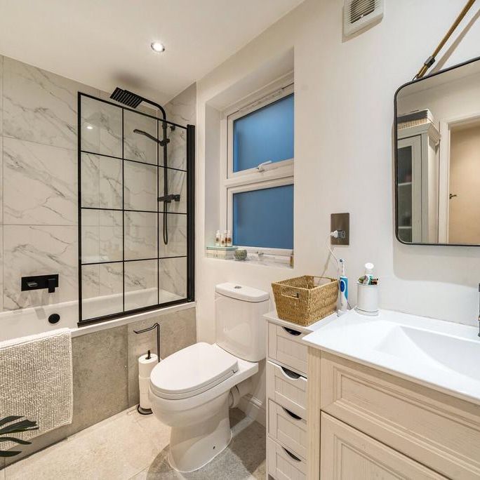 3 bedroom end of terrace house to rent - Photo 1