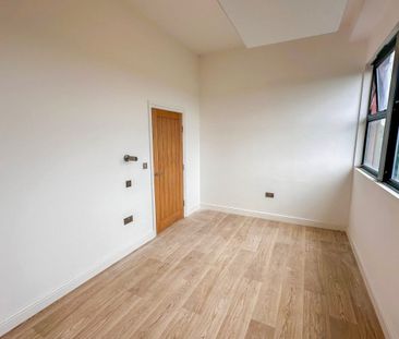 Waterside House - Photo 2
