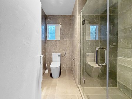 Spacious Unit in Ellerslie - Photo 4