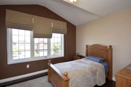 For Lease - 3364 Chief Mbulu Way, Mississauga, Ontario - Photo 4