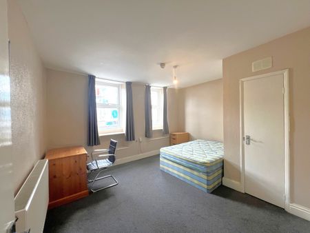 5 Bed Maisonette, Stokes Croft, BS1 - Photo 3