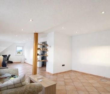 Helle ca. 100 m² große 3-Zimmer-Maisonettewohnung mit Einbauküche u... - Photo 1