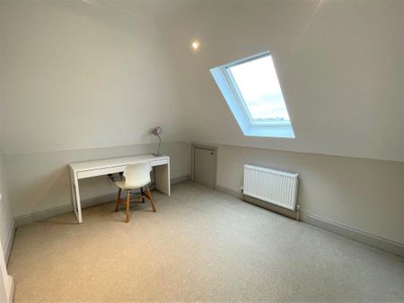 3 bedroom terraced house to rent - Photo 3