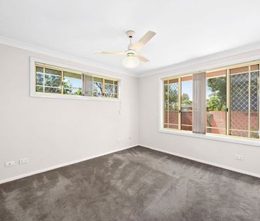 Central Positioning.....Attractive, Level Living - Photo 2