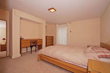 1 bedroom ground floor flat to rent - Photo 5