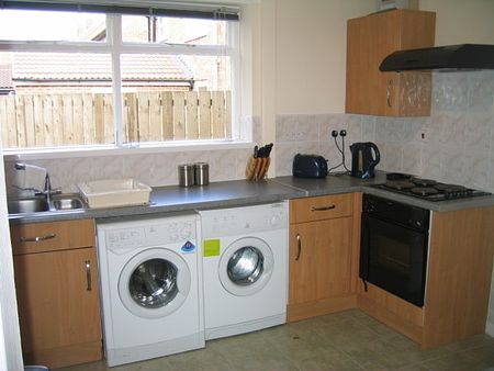 5 bed house close to New College - good bus links to central Durham - Photo 4