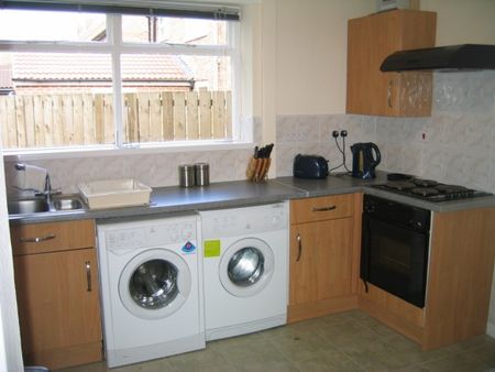 5 bed house close to New College - good bus links to central Durham - Photo 4