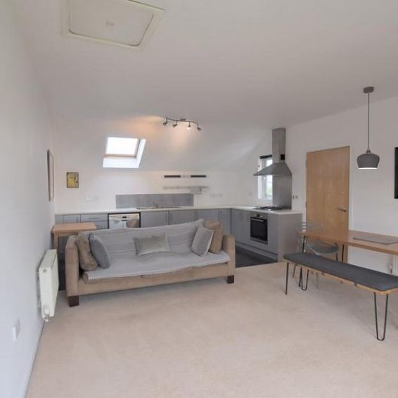 3 Bedroom Semi Detached Available Arranging tenancy - Photo 1