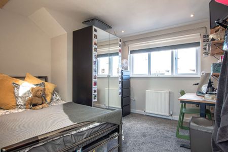 One of our latest and greatest houses for 6! - Photo 3