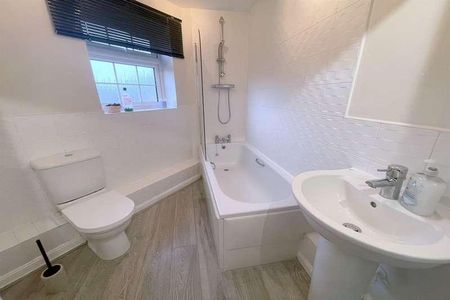 Westview Close, BN10 - Photo 3