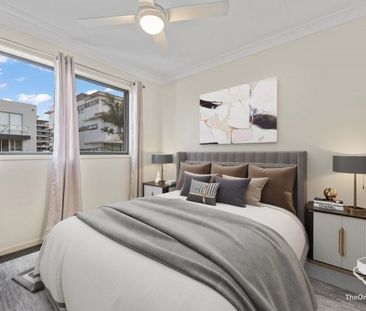 SPACIOUS UPPER FLOOR APARTMENT - Photo 5