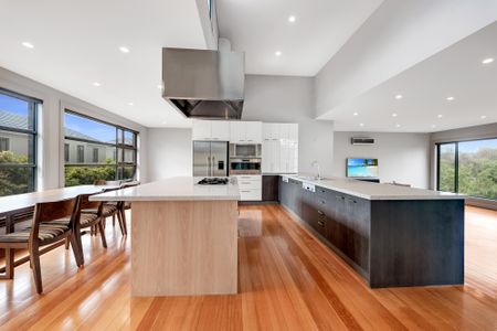 1/23 Peace Street, Glen Iris VIC 3146 - Townhouse For Rent | Domain - Photo 2