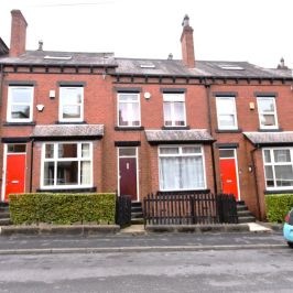 5 bedroom House in Hessle Terrace, Leeds - Photo 1