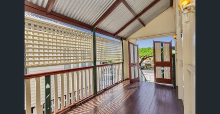Three Bedroom Gem in Kedron! - Photo 3