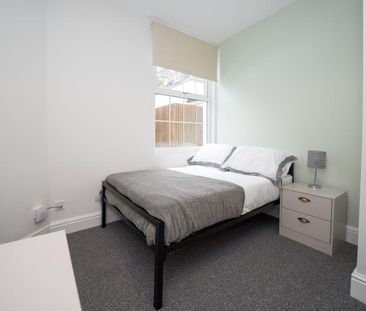 Student Apartment 3 bedroom, Broomhall, Sheffield - Photo 4