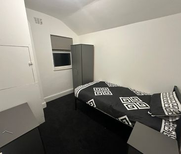 Room in a Shared House, Clarence Road, B21 - Photo 4