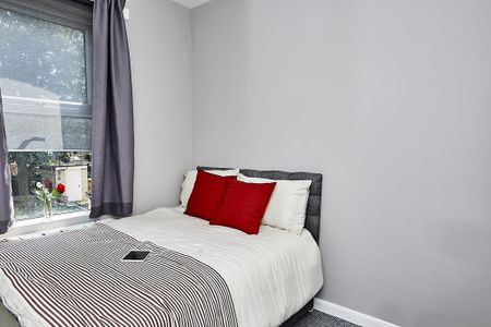 4 bedroom terraced house to rent - Photo 5