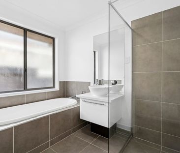 Stunning & Spacious Family Home - Photo 2