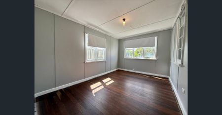 Beautifully Updated 4-Bedroom Home in Carey Park - Photo 3