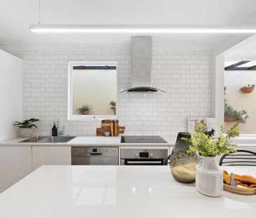 A fresh take on classic Victorian charm - Photo 6