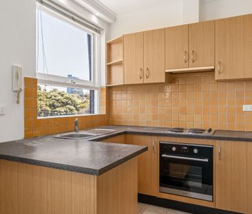 6/37 Gurner Street, St Kilda VIC 3182 - Apartment For Rent | Domain - Photo 3