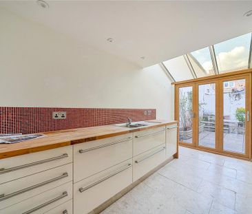 4 bedroom terraced house to rent - Photo 5