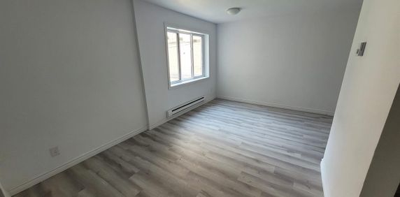 1 CH - 1 SDB - Montréal - $950 /mo - Photo 2