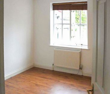 The Green, Histon - Photo 1