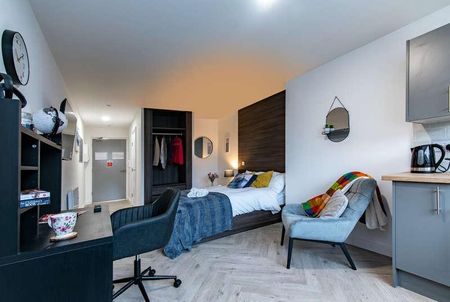 Studio, Broadgate House, Beeston, NG9 - Photo 2