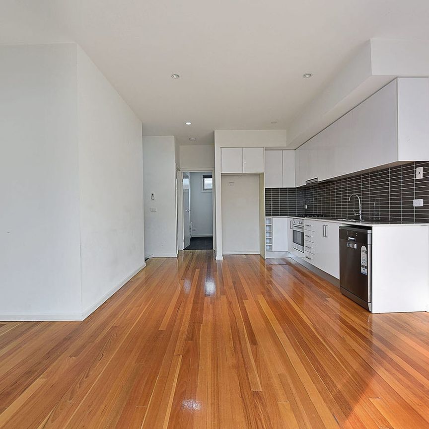 12/162 Cumberland Road, Pascoe Vale, Vic 3044 - Photo 1