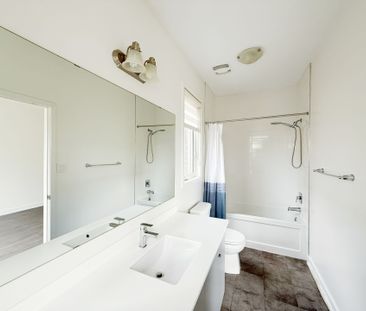 For Lease - 172 Squire Crescent, Oakville, Ontario - Photo 1