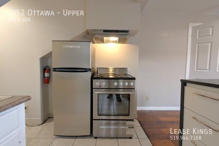 1 Bed 1 Bath Upper on Ottawa - Off Street Parking and In-Unit Laundry Included! - Photo 4