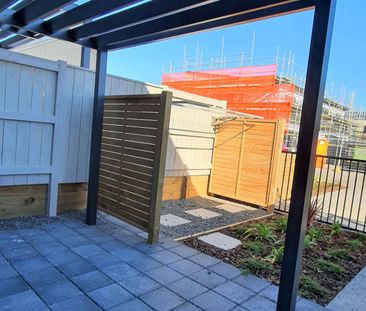 Modern Home! - Photo 3