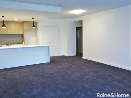 Spacious 2 Bedroom Split Level Townhouse - Photo 4
