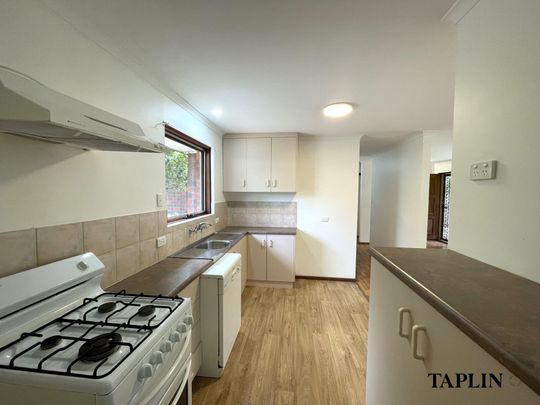 16 Balee Road, Happy Valley - Photo 1