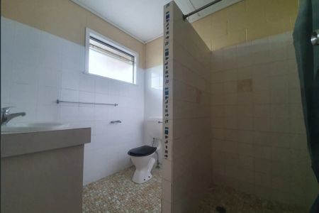 Ground Floor Unit with Private Courtyard - Photo 4