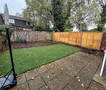 4 bedroom end of terrace house to rent - Photo 5