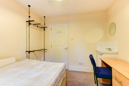 6 bedroom house to rent - Photo 4