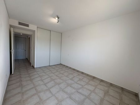 Location Appartement 2 pièces 40m² - Photo 2