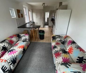 To Rent Muscliffe Road, Winton, Bournemouth, BH9 £2,550 pcm Tenancy... - Photo 1